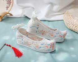 ghim của howl jenkins pendragon tren giay theu cổ trang trong 2020 dễ thương dep