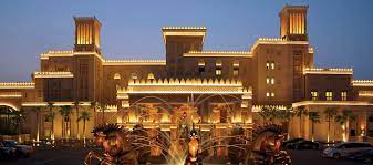Al Qasr Hotel In Dubai Madinat Jumeirah Hotels Jumeirah Dubai Resorts Dubai Hotel Best Hotels