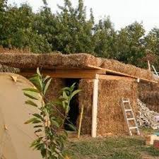 Aceasta casa cu baloti de paie este realizata cu tehnica greb. Case Din Paie Casedinpaie Twitter