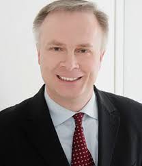 Über Michael Hollmann Gutachter aus Hamburg