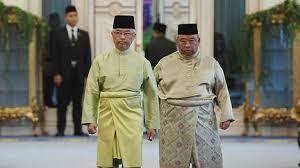 Tengku muda pahang, tengku abdul rahman sultan ahmad shah, bertitah 30 ahli majlis jumaah pangkuan diraja negeri pahang yang bermesyuarat di kuala lumpur, semalam bersetuju dengan sebulat suara. Sultan Appoints Pahang Council Of Regency Tengku Muda As Chairman