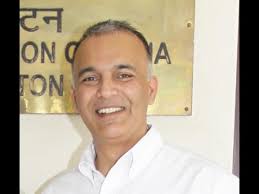 Patrick Kitson creates 'Pentings'