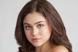 Beth Blount's Instagram, Twitter & Facebook