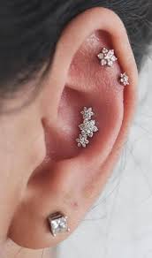 Florabella Crystal Triple Flower Ear Piercing Stud 16g Piercings 16g Cry With Images Ear Piercing Studs Earings Piercings Cute Ear Piercings