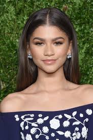 How i feel confident in my own skin. Zendaya Offered A Modeling Job To A Woman Cruelly Bullied By An Internet Troll Allure