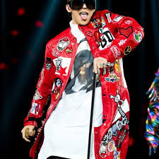Released on january 1, 2009 through yg entertainment , it served as the second single from the quintet's second studio album remember (2008). Stream Crayon Fantastic Baby G Dragon World Tour 2013 G Dragon By Ha Thai Listen Online For Free On Soundcloud