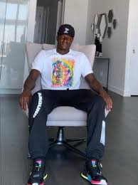 31 million every month, dennis oliech is the wealthiest footballer and the tops among the richest footballers in east africa at the moment. Victor Wanyama Biography Stats Fifa Wiki More Wikistarbio