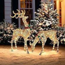 Dans ce tutoriel vous allez apprendre à transformer une simple boule de noël en plastique transparent en un mignon renne qui pourra être accroché dans le. Deco Noel 2020 Les 7 Tendances Reperees Sur Pinterest