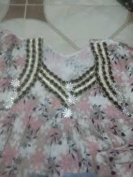 Pin By Noura Sirta On فساتين Fashion Blouse Designs 50 Fashion