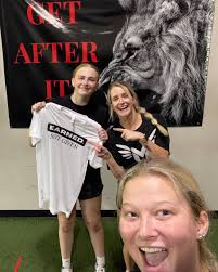 Ann Naidas (@Goofy33)