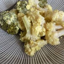Recette Plat Combine Curry De Chou Fleur Et Brocolis Et Crumble D Automne Magazine Omnicuiseur Recette Recette De Plat Alimentation Plat