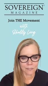 Shelly Lang's Instagram, Twitter & Facebook