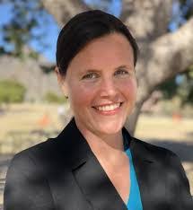 Lisa Menard's Instagram, Twitter & Facebook