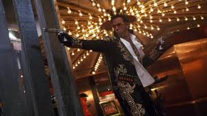 That kevin costner is much better as a villain than he is as the sensitive, silent, wounded hero he has been playing for most of his career. 100 Words Or Less 3000 Miles To Graceland Mycreativeramblings