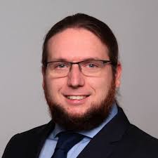 Kim Woelfel's Instagram, Twitter & Facebook