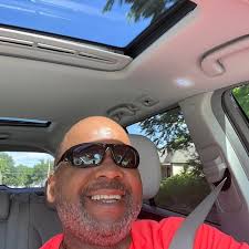 Wow, you're so very extremely gorgeous and breathtaking sexy and you have  such an outrageous smile and I so very attracted to black women that look  like you and it sure seems