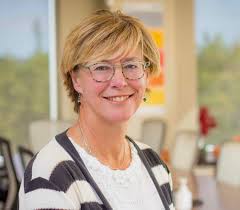 Karen Oldfield's Instagram, Twitter & Facebook