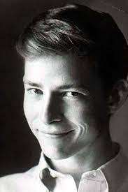 Edward Peel's Instagram, Twitter & Facebook