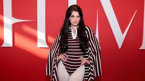 Julia Fox Says She Had Plastic Surgery to Appeal to Men, Wishes She Could  Go Back