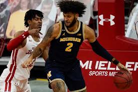 Michigan wolverines basketball big man hunter dickinson scored 14 in a win over iowa. Michigan Basketball Storms Back For 67 59 Comeback Win At Wisconsin