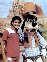 1983 Disney Land Photos Of Michael Jackson Michael Jackson Wallpaper Michael Jackson