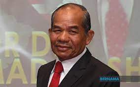 Tan sri sidek był były członek zarządu top glove corporation berhad i malajskiej flour mills berhad i został. Bernama Four Appointed As Eaic Commissioners Mohd Sidek As Chairman