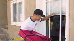 Anthony Moore Delivers Pizza To Sexy Jock - XNXX.COM