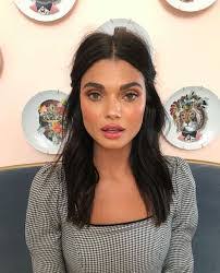 Aimee Lindsay's Instagram, Twitter & Facebook