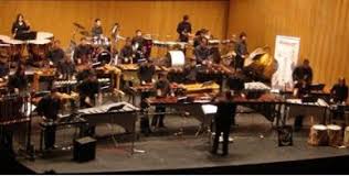 Alat musik berdasarkan sumber bunyinya • idiofon, adalah alat musik yang sumber bunyinya berasal dari bahan dasarnya. Materi Jenis Pertunjukan Musik Barat Mapel Seni Budaya Kelas 11 Sma Ma Bospedia