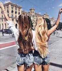 Pin By Cassie Witt On Hair Friend Photoshoot Friends Photography Long Hair Styles