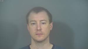 Police arrest man accused of taking photos of girls at Glenbrook Mall  changing room