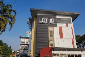 We believe comfortable stay is essential during travel; Hotel Review Lot 10 Boutique Hotel Kuching Sarawak Borneo