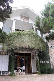 Pilihan villa di seputar lembang katagori villa yang terletak dikawasan lembang yang di lengkapi juga dengan fasilitas standar rumah tinggal dan terdapat juga. Hoteis Em Genteng Indonesia Planet Of Hotels