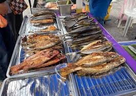 Ia juga ikan air tawar dan terkadang hidup di selokan yang menggenang. Nur Iman Bayu Tawar Lebih 18 Jenis Ikan Bakar Di Bazar Ramadan Bandar Sri Permaisuri Malay News Malaysian Newspapers From Kuala Lumpur