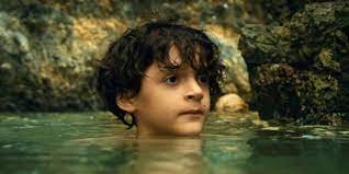 Synonyms & antonyms of old (entry 1 of 2) 1 being of advanced years and especially past middle age every day the old fisherman set out in his small boat to brave the dangers of the sea Old Trailer Gibt Erste Einblicke In M Night Shyamalans Ubernaturlichen Thriller Dvd Forum At