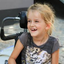 Nå får Nora (9) leke igjen