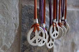 Peace Sign Necklace 60s 70s Mens Womens Hippie Jewelry Etsy Peace Sign Necklace Peace Sign Jewelry Coachella Necklace