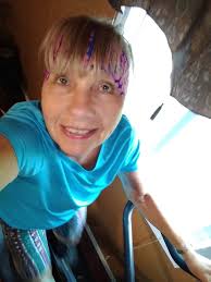 Starting day 8 and noticed that I dont feel as bloated, Fewer trips to the  bathroom :-). and not sure if this relates to not eating sugar, but my  nails are not