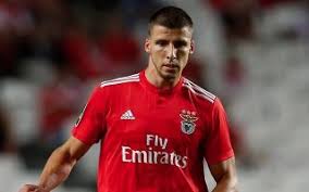 Galatasaray'ın benfica forması giyen portekizli savunma oyuncusu ferro için transfer görüşmelerine başladığı belirtildi. Ferro Transfer News English Premier League Ferro Rumours And Gossip