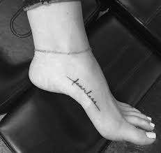 Some people erroneously believe that little motifs are better suited for women, but that couldn't be further from the truth! 320 Pictures Of Tattoos For Girls With Meaning 2021 Small Cute Female Designs