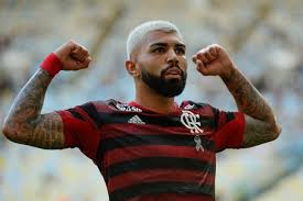 Les bouts des manches sont verts avec des motifs en diamant dérivés du drapeau brésilien. Bresil Flamengo Devoile Un Maillot 3d L Equipe