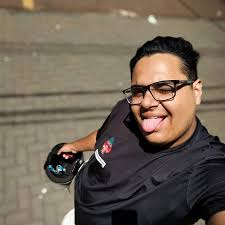 Não importa onde você parou, em que momento da vida você cansou, o que  importa é que sempre é possível e necessário "Recomeçar". Recomeçar é dar  uma nova chance a si mesmo.