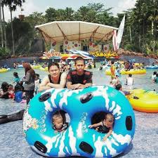 Ban Double The Jungle Waterpark Bogor Image From Jo Nardi Di 2020 Taman Hiburan Liburan Anak