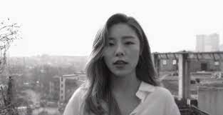 Schau das video für 25 (solo wheein) von mamamoo's white wind kostenlos und. Mamamoo S Wheein Surprises Us All With The Mv For 25 All Access Asia