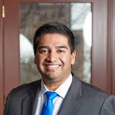 Did you catch the latest Sanford Memo for November, your alumni newsletter,  featuring this month's alumni spotlight Dennis Sills ( @dennis_sills )  PPS'06? For over a decade, Dennis served in the U.S.