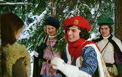 Prince charming and aschenbrödel are both bi icons and you can't change my mind. Lass Die Welt Versinken Drei Haselnusse Fur Aschenbrodel Tri Orisky Pro