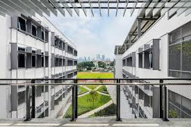 We have researched all the details about the best english language schools in kuala lumpur for you so that you can easily compare prices, reviews, courses for adults and teenagers and special offers. International School Of Kuala Lumpur Hok