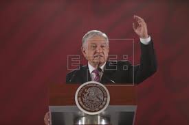 En un video publicado en sus redes sociales, el mandatario afirmó que esta medida deja sin efecto el marco bajo el cual se rige. Lopez Obrador Celebra Cancelacion Total De Reforma Educativa De Pena Nieto Mexico Edicion America Agencia Efe