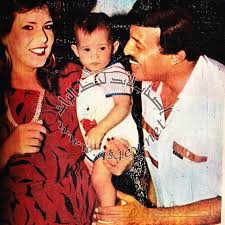 وفاة الفنانة دلال عبد العزيز. Ø³Ù…ÙŠØ± ØºØ§Ù†Ù… ÙˆØ¯Ù„Ø§Ù„ Ø¹Ø¨Ø¯ Ø§Ù„Ø¹Ø²ÙŠØ² ÙˆØ§Ø¨Ù†ØªÙ‡Ù… Ø¯Ù†ÙŠØ§ Egyptian Movies Arab Celebrities Old Egypt
