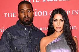 Discover the latest collections from kkw beauty by kim kardashian west. Kim Kardashian Dituntut Karena Unggah Foto Bersama Kanye West Mengapa Halaman All Kompas Com